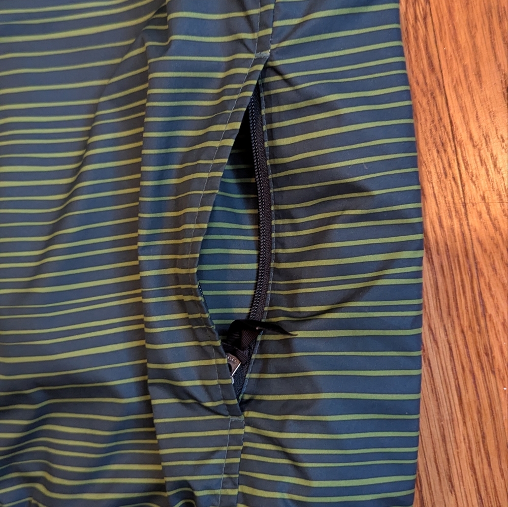 Patagonia Kids Reversible Green Puffer Jacket - Picture 5 of 6